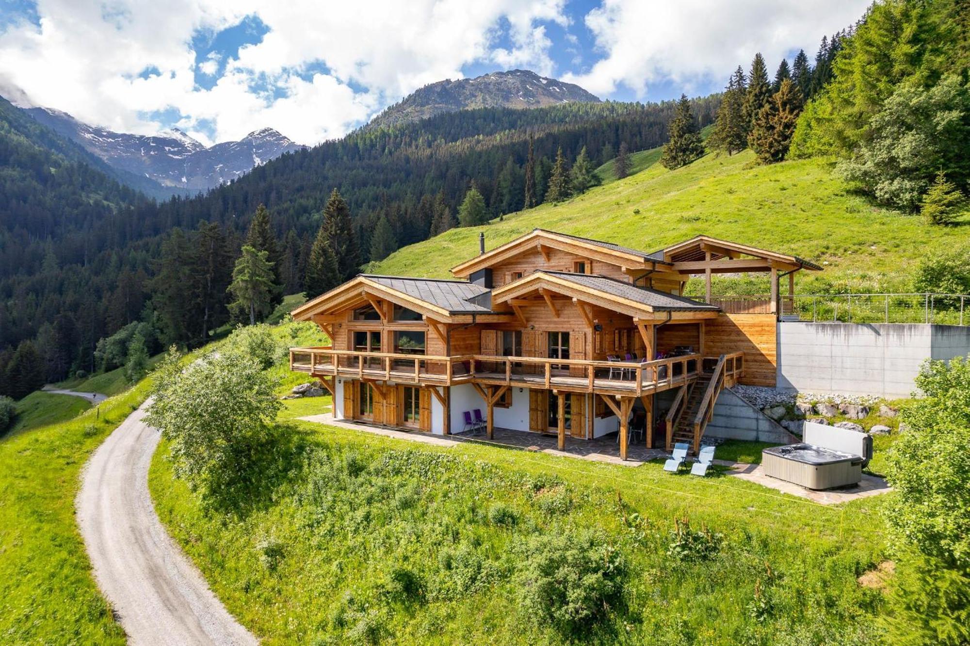 Chalet Flocon De Neige - Jacuzzi - Sauna La Tzoumaz Exterior photo